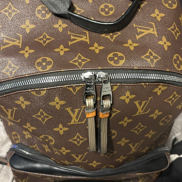 Louis Vuitton Monogram Discovery Backpack - Picture 8 of 17
